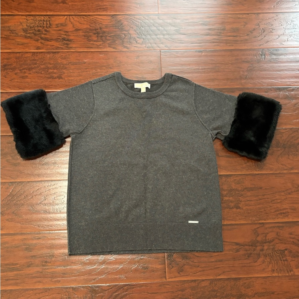Chic Gray Sweater with Faux Fur Sleeves